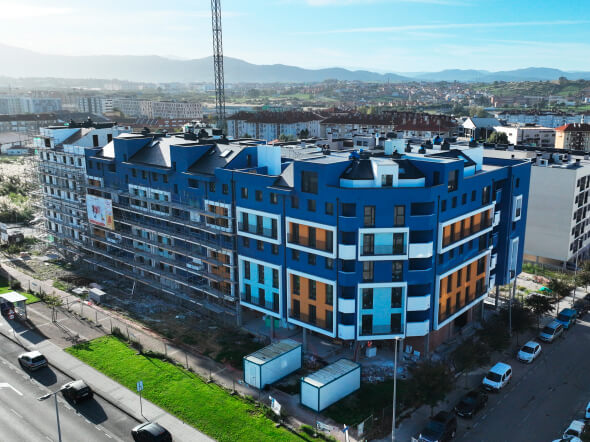 86 Viviendas en Peñacastillo lateral