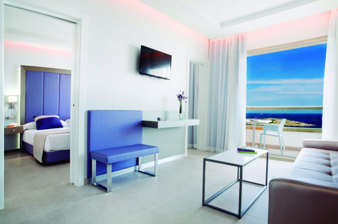 Suite en hotel Torre del mar Ibiza vista mar
