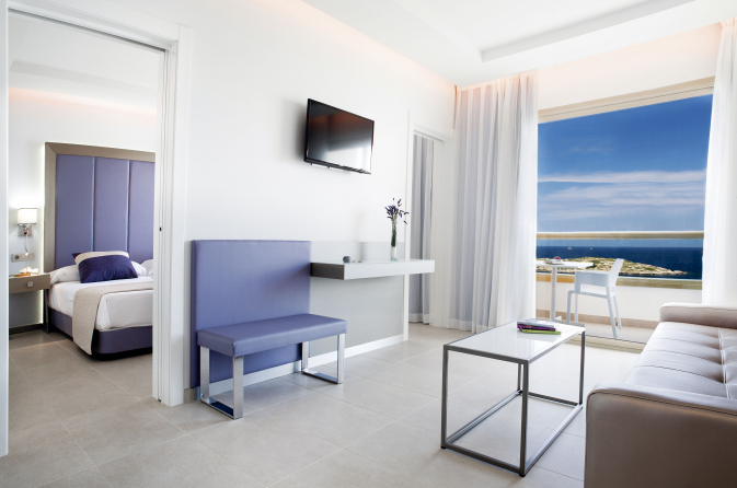 Hotel Torre del mar.junior_suite_alta_resolucion.jpg